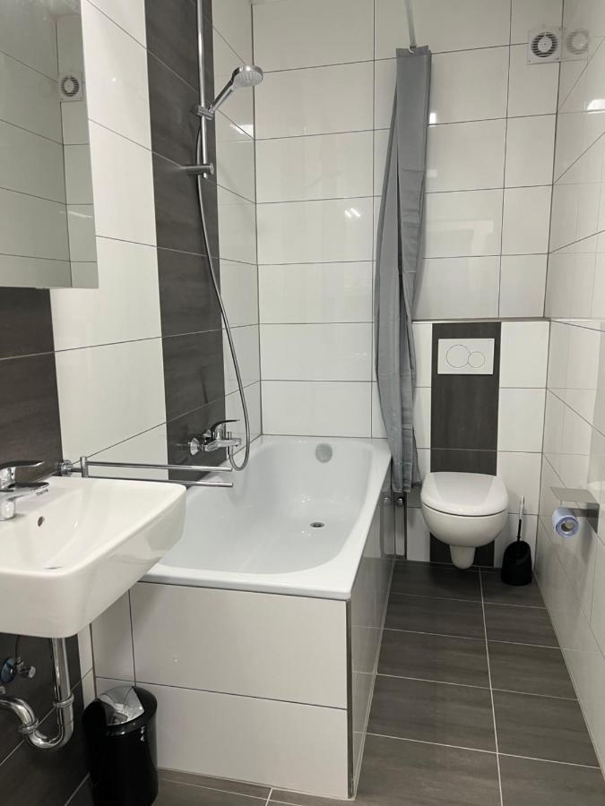 Freshly Renovated City Apartments Essen Kitchen Wifi Near Duesseldorf Airport 外观 照片